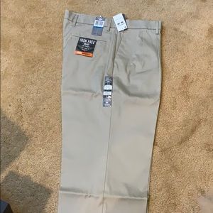NWT Dockers iron free khakis